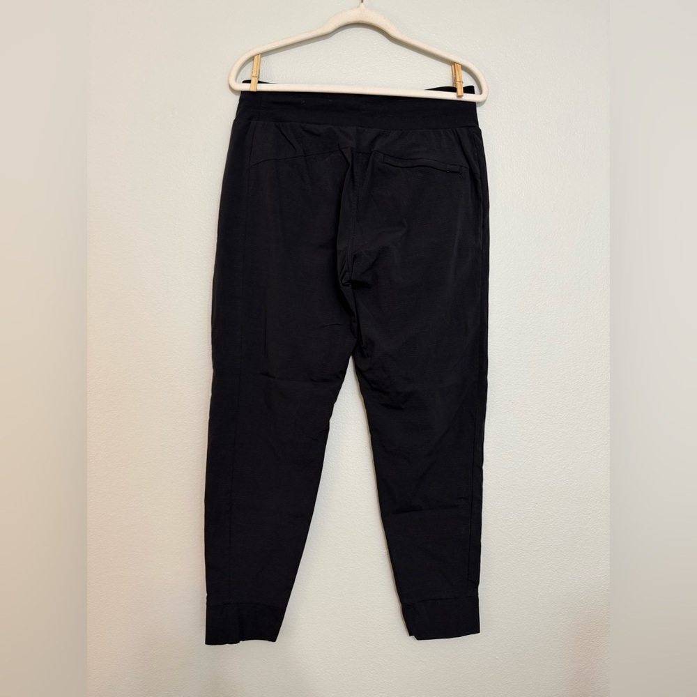 Athleta Trekkie North Jogger in Black - Picture 5 of 6